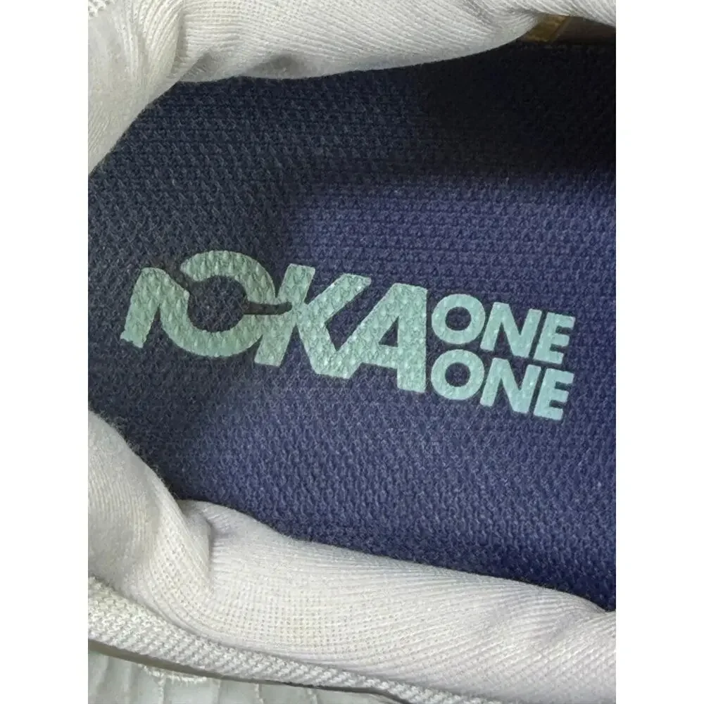Hoka One One hoka one